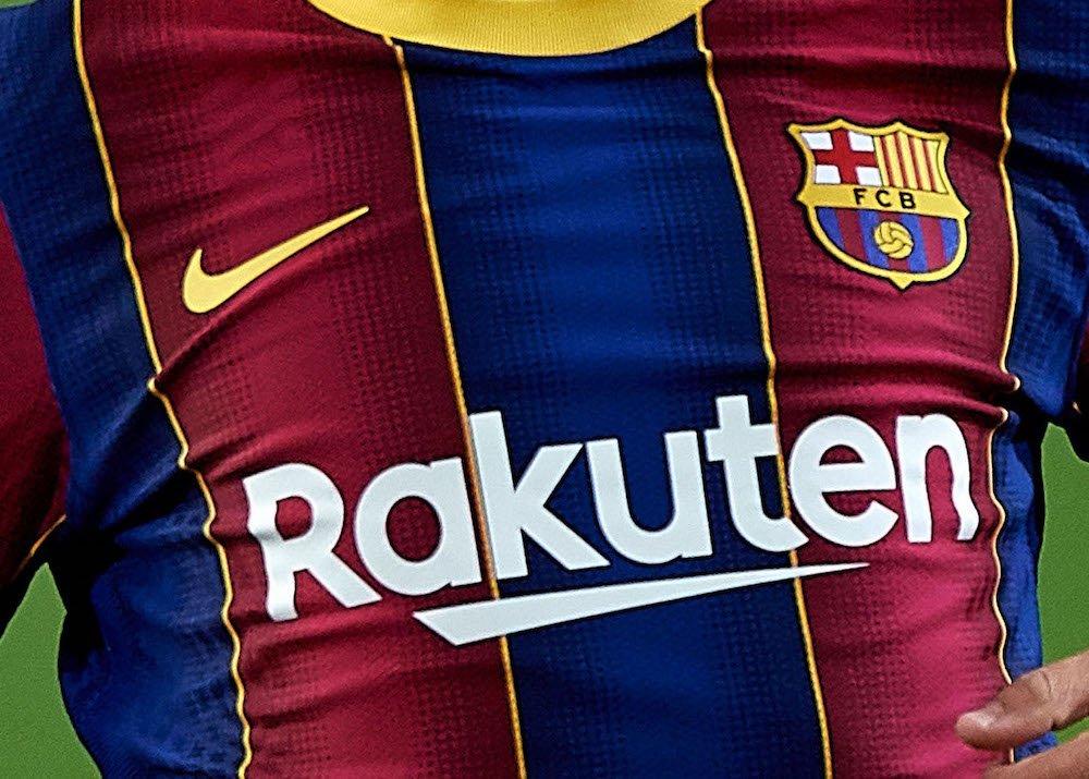 Barcelona vill göra sig av med tre försvarare i sommar
